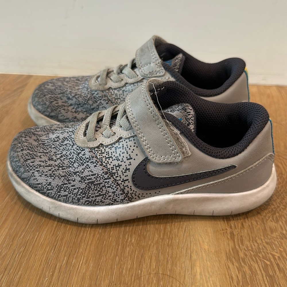Grey Nike sneakers - Picture 3 of 5